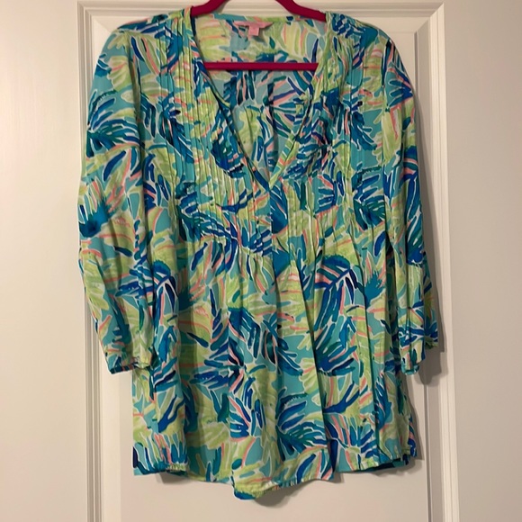 Lilly Pulitzer size medium 3/4 length sleeve blouse - Picture 1 of 4